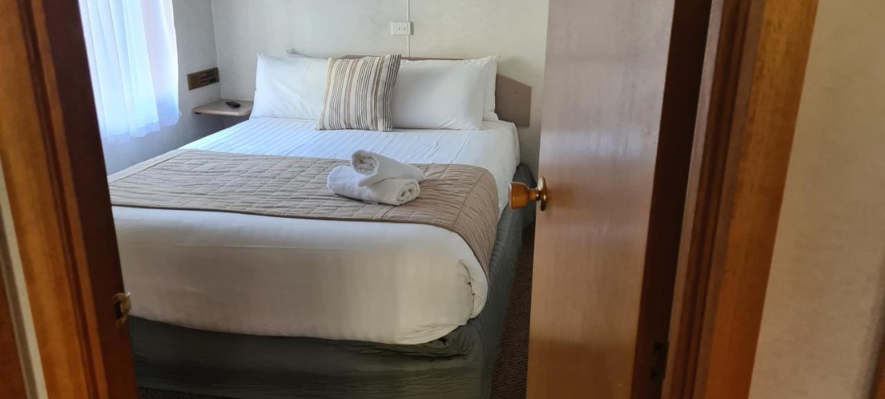 Moama Riverside Holiday Park ภายนอก รูปภาพ